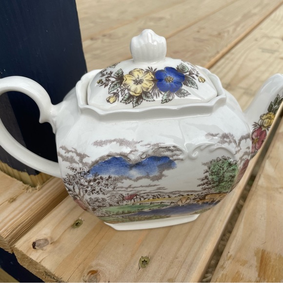 Windsor Dining English Windsor Teapot Country Pastoral Scene